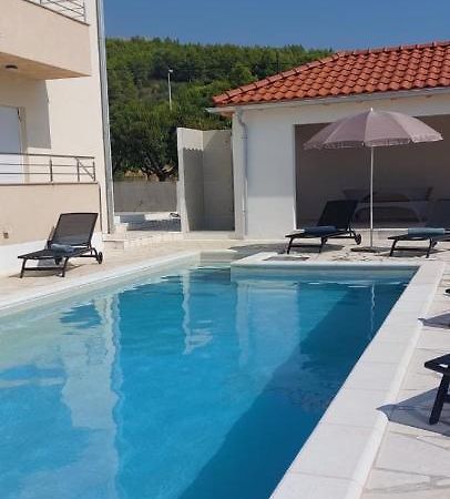 Villa Ana Perfect For Families With Kids And Groups,House With Heated Pool Podstrana Bagian luar foto