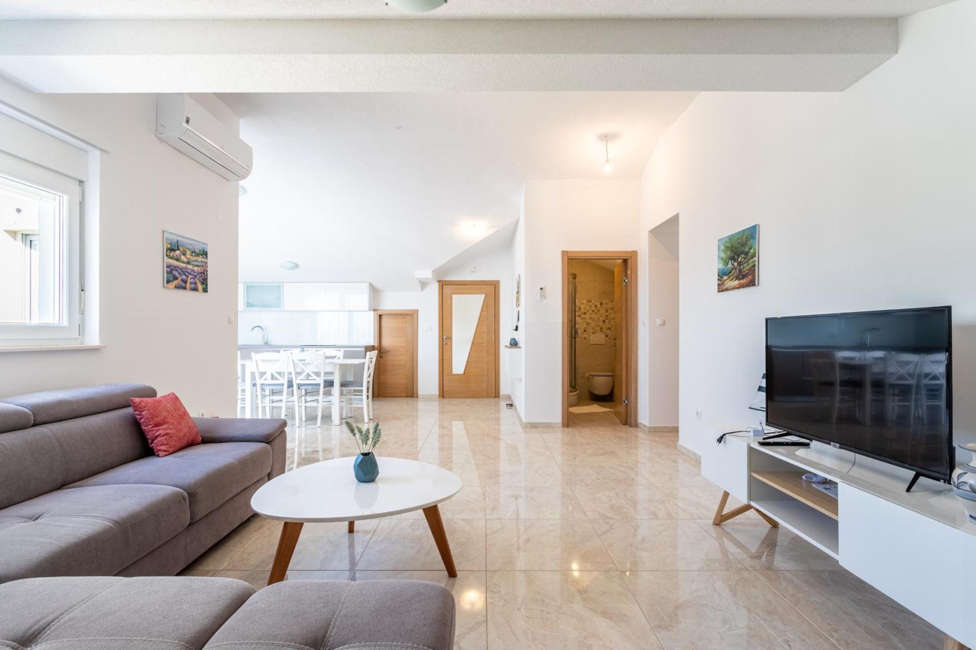 Villa Ana Perfect For Families With Kids And Groups,House With Heated Pool Podstrana Bagian luar foto