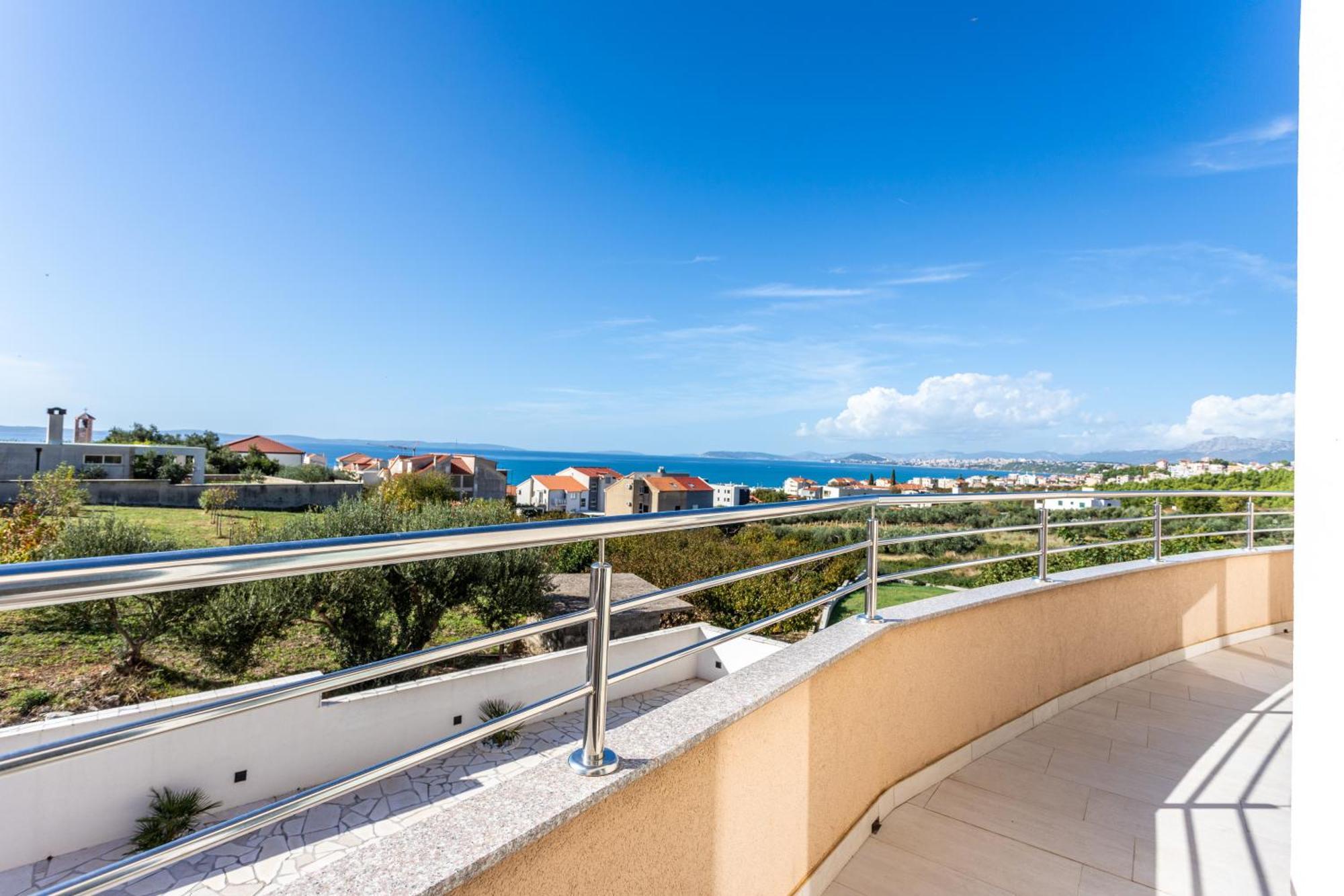 Villa Ana Perfect For Families With Kids And Groups,House With Heated Pool Podstrana Bagian luar foto