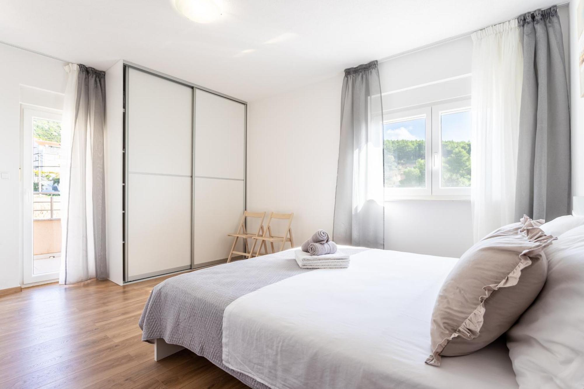 Villa Ana Perfect For Families With Kids And Groups,House With Heated Pool Podstrana Bagian luar foto