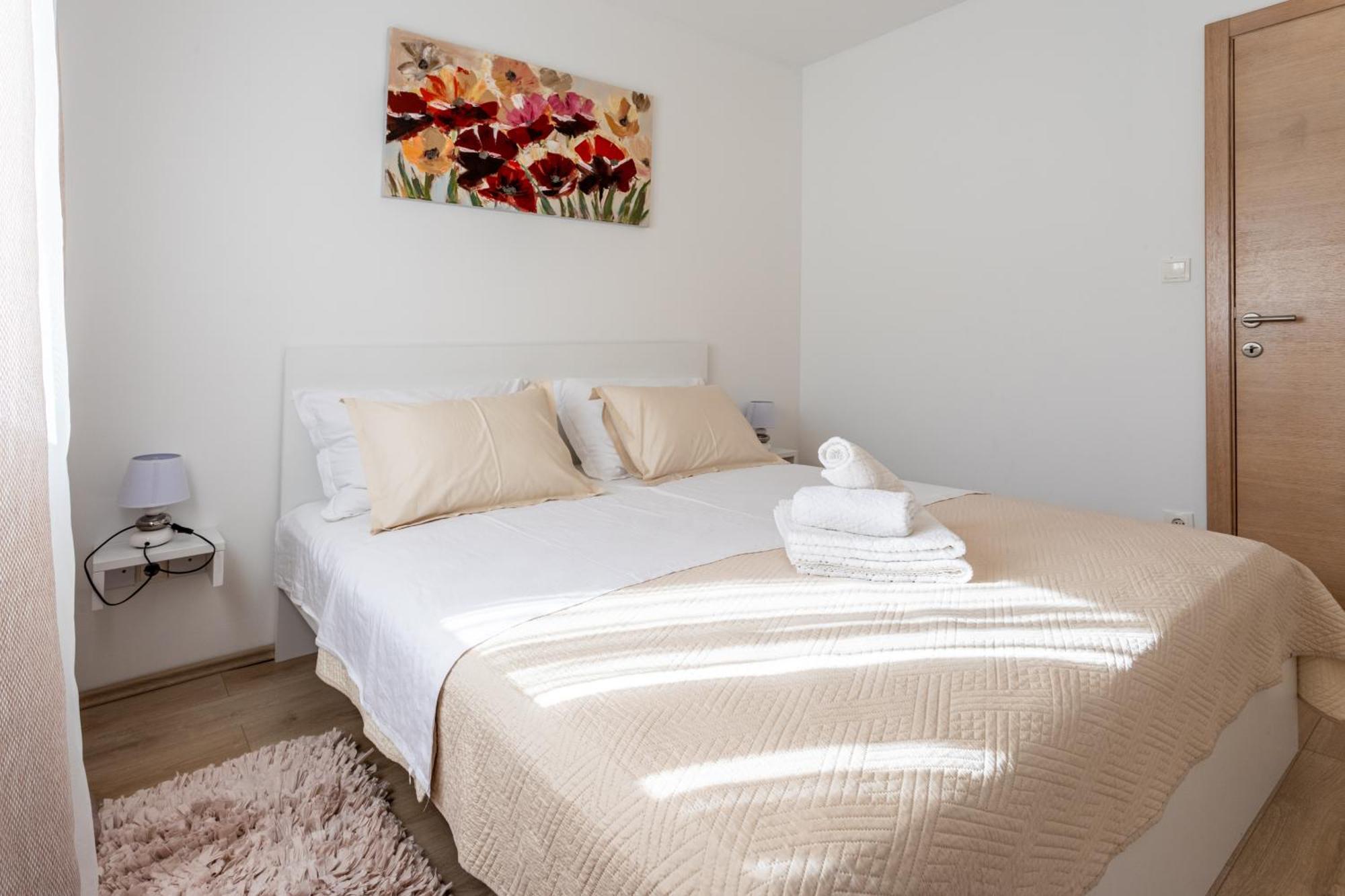 Villa Ana Perfect For Families With Kids And Groups,House With Heated Pool Podstrana Bagian luar foto