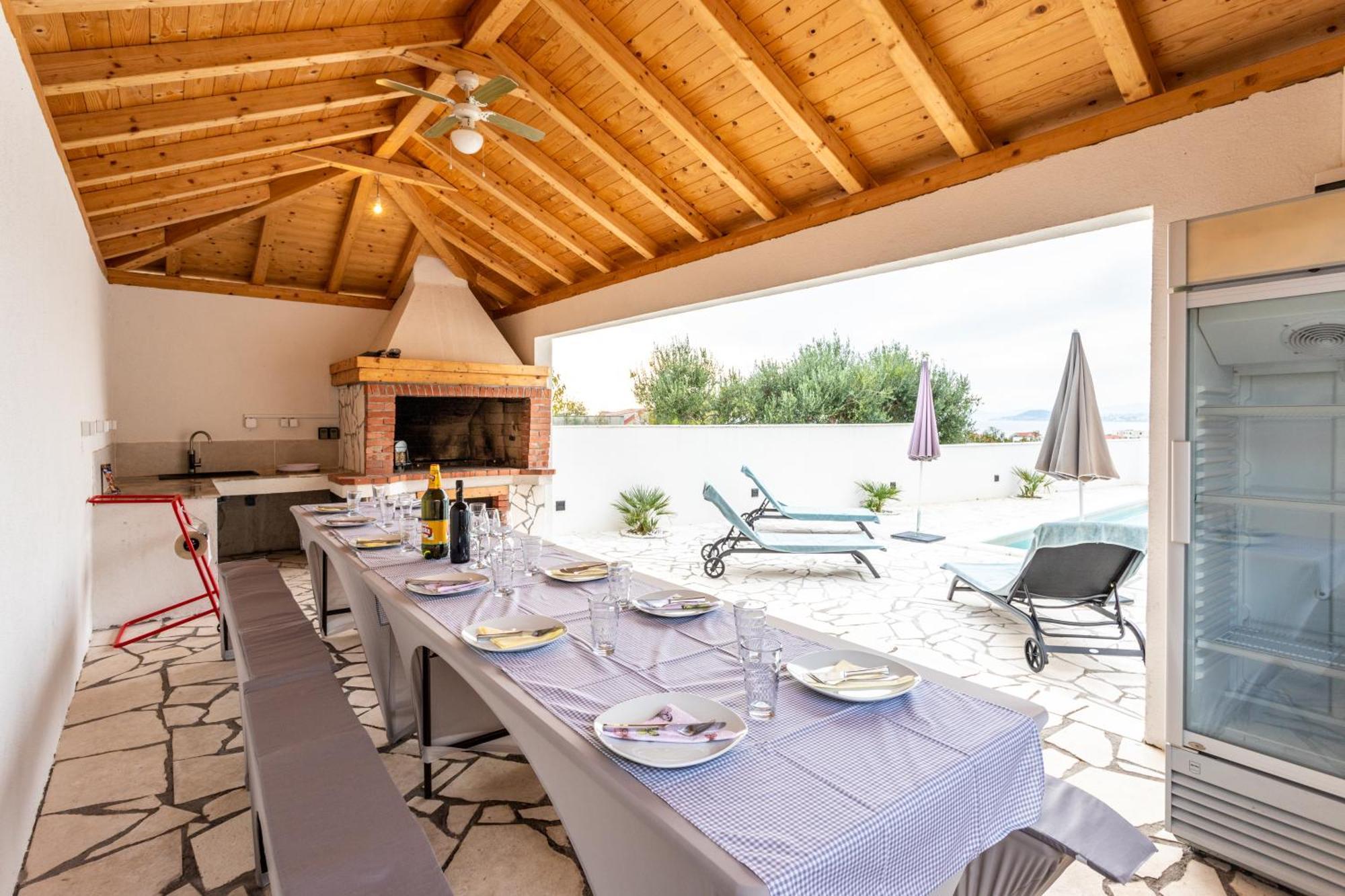 Villa Ana Perfect For Families With Kids And Groups,House With Heated Pool Podstrana Bagian luar foto