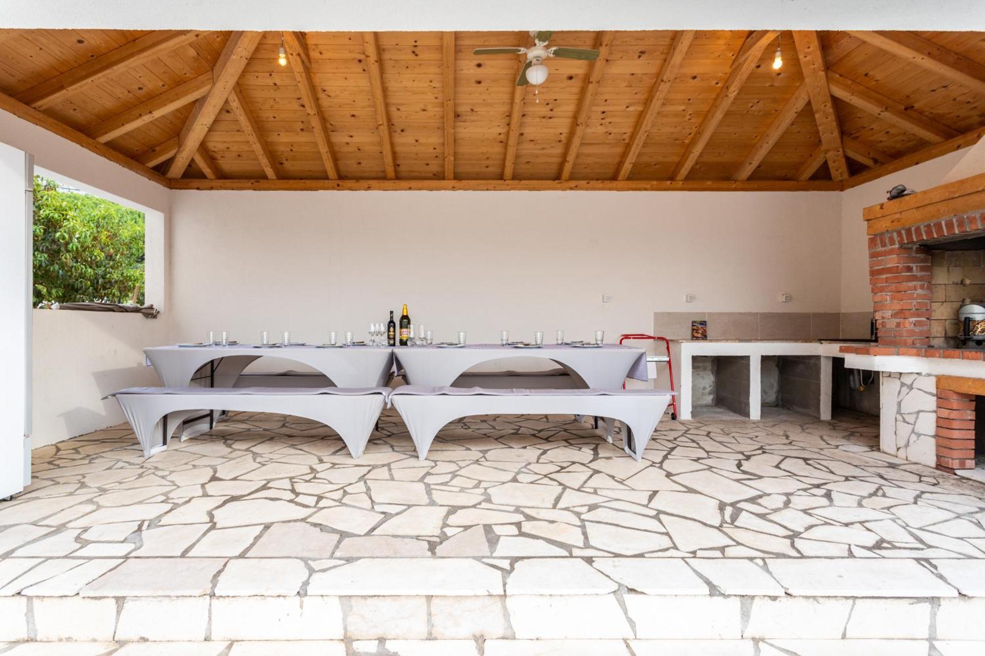Villa Ana Perfect For Families With Kids And Groups,House With Heated Pool Podstrana Bagian luar foto
