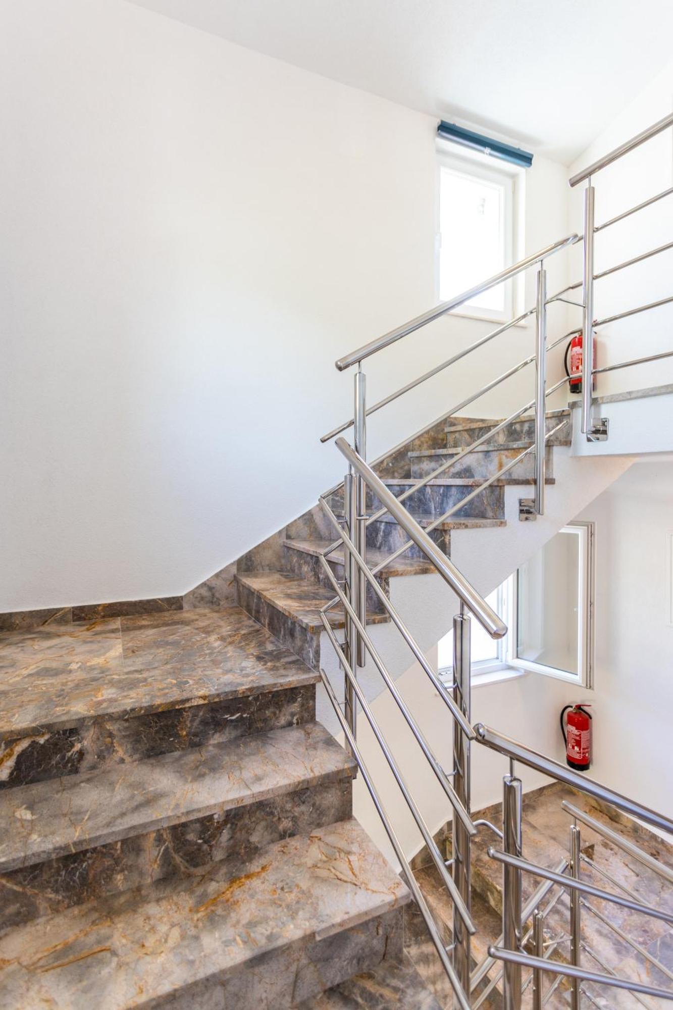 Villa Ana Perfect For Families With Kids And Groups,House With Heated Pool Podstrana Bagian luar foto