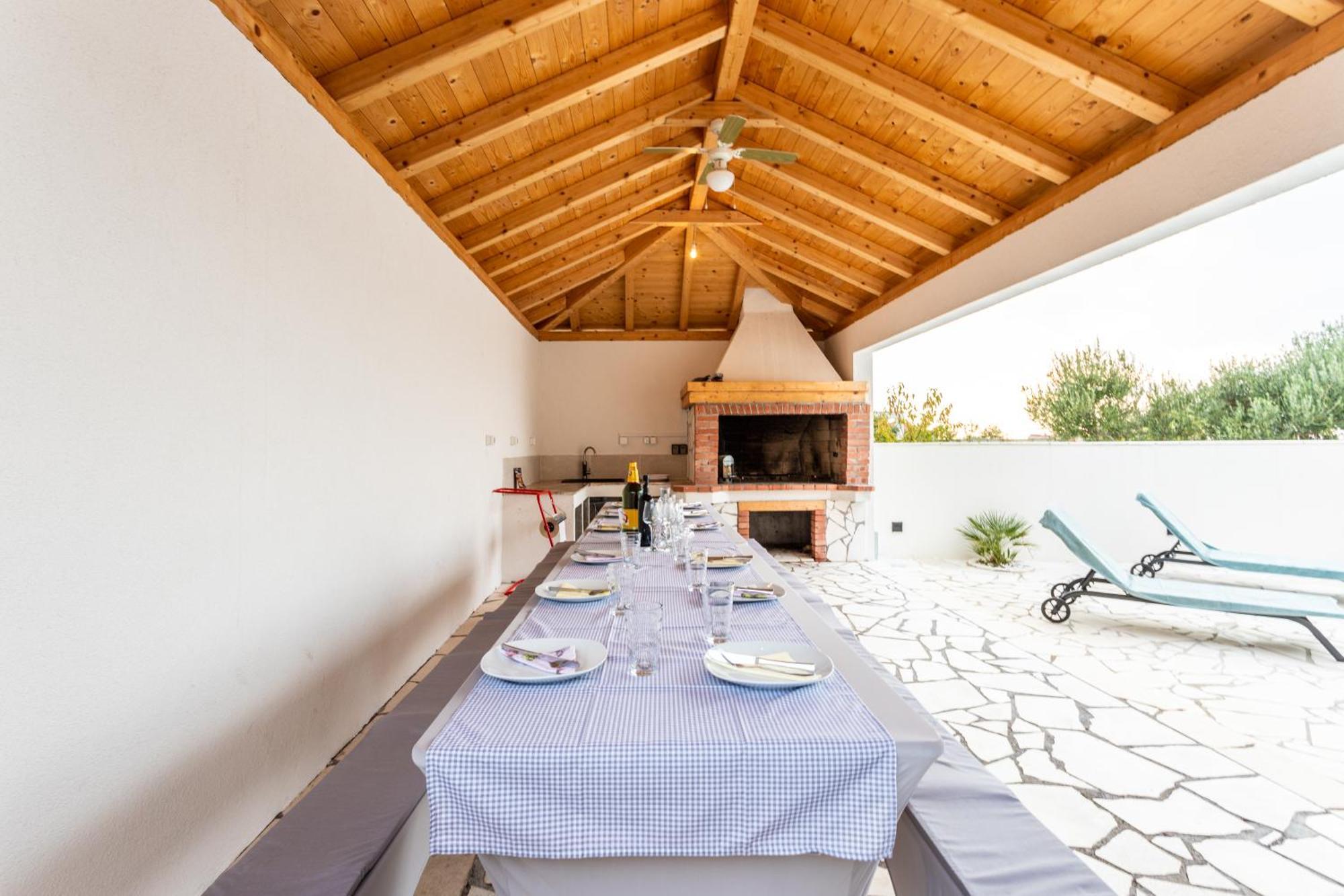Villa Ana Perfect For Families With Kids And Groups,House With Heated Pool Podstrana Bagian luar foto